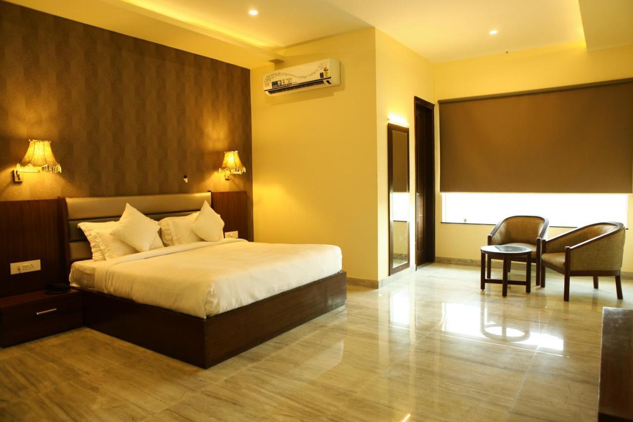 Grand 5 Resort Anupnagar Zewnętrze zdjęcie